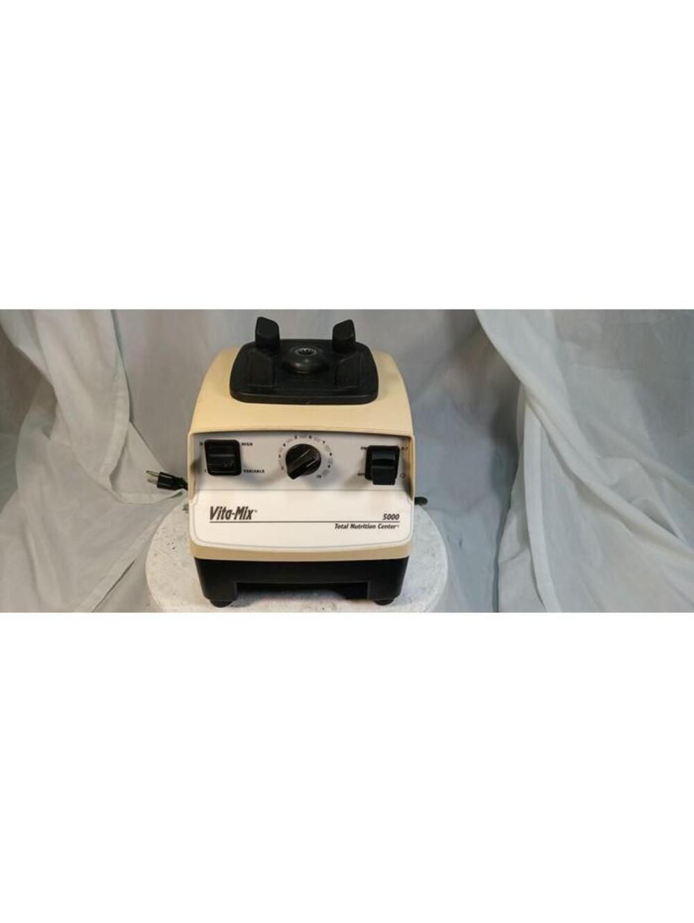 Vitamix 5200 VM0103 Blender Motor Base Only White 120V 10 Speed Used
